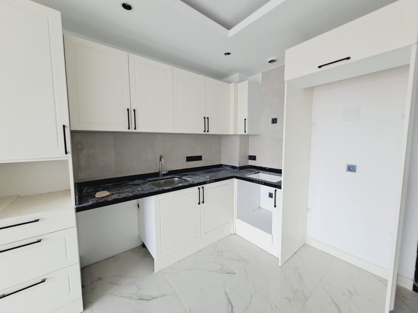 Modern 1+1 Apartment in Elit Elize 1, Central Alanya