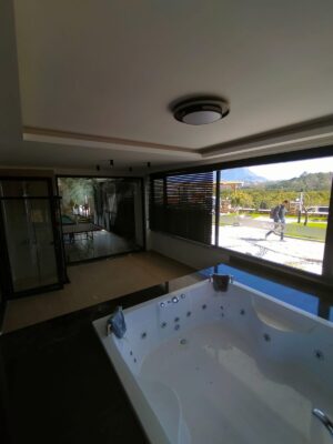 Real Estate in Oba