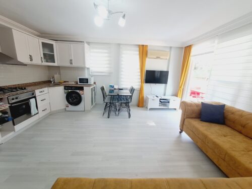 1+1 apartment (70 m²) for sale in CAPRI APT, Merkez,