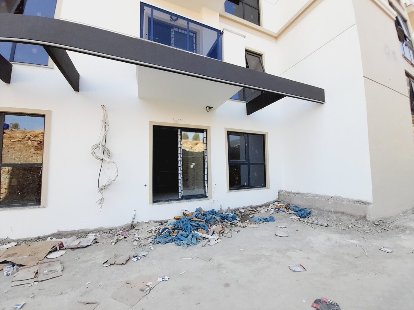 A modern 1+1 apartment in the brand-new residential complex Exodus Resort Comfort City, located in Mahmutlar, Alanya.